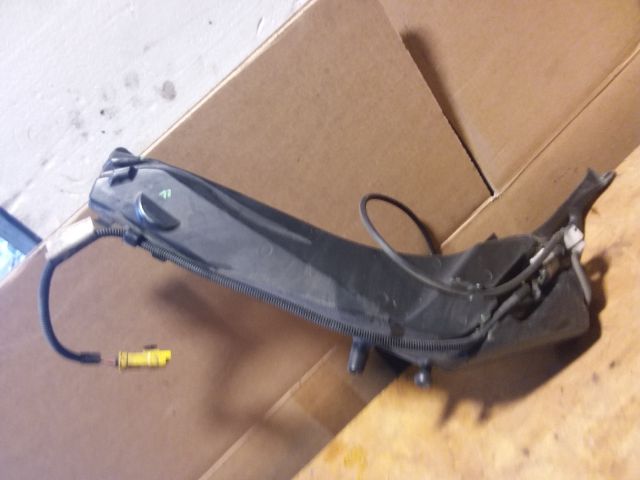 bontott PEUGEOT 308 Ablakmosó Tartály