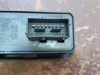 bontott PEUGEOT 308 Bal első Ablakemelő Kapcsoló