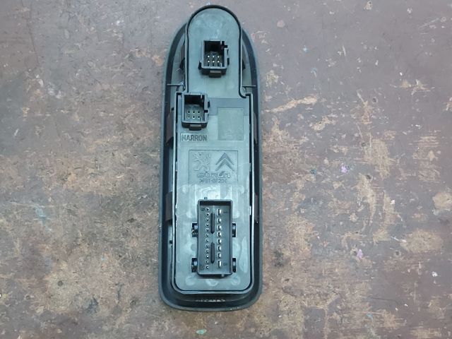 bontott PEUGEOT 308 Bal első Ablakemelő Kapcsoló