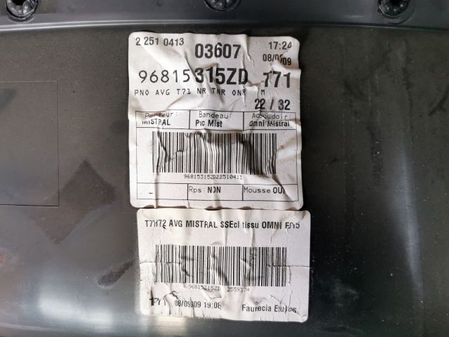 bontott PEUGEOT 308 Bal első Ajtó Kárpit