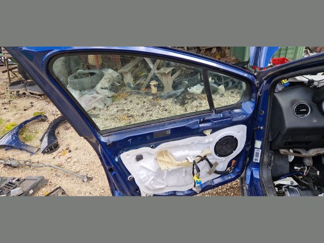 bontott PEUGEOT 308 Bal első Ajtó (Részeivel)