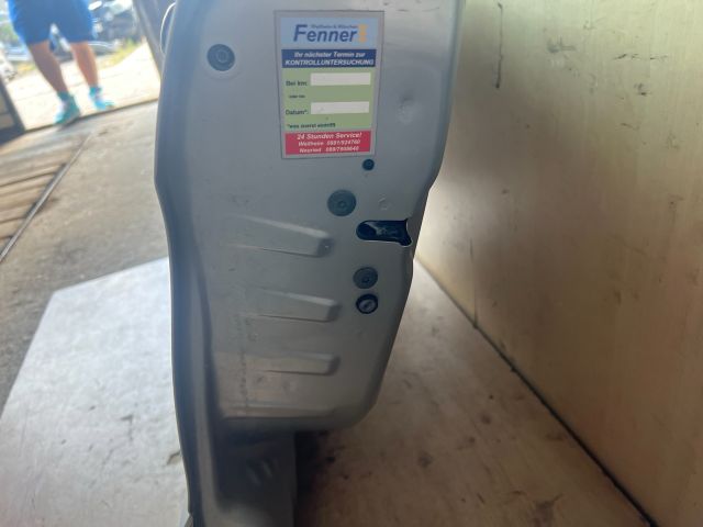 bontott PEUGEOT 308 Bal első Ajtó (Részeivel)