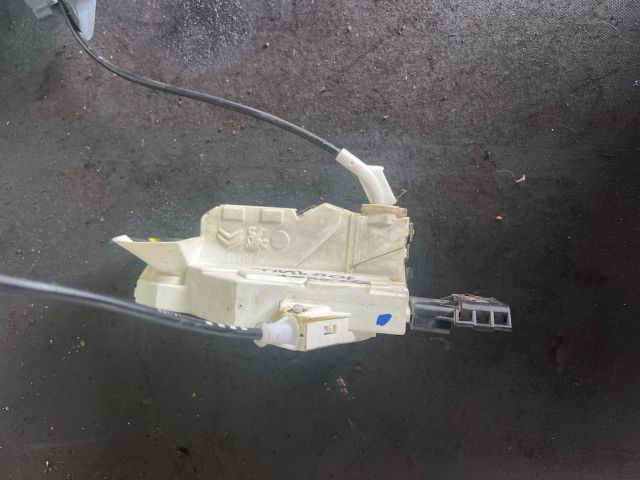 bontott PEUGEOT 308 Bal első Ajtózár