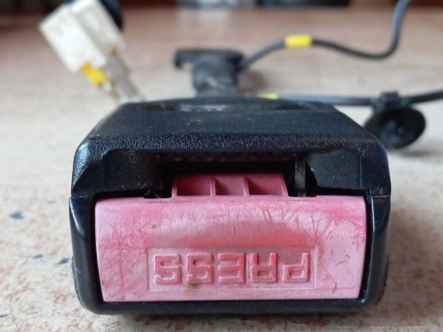 bontott PEUGEOT 308 Bal első Biztonsági Öv Csat