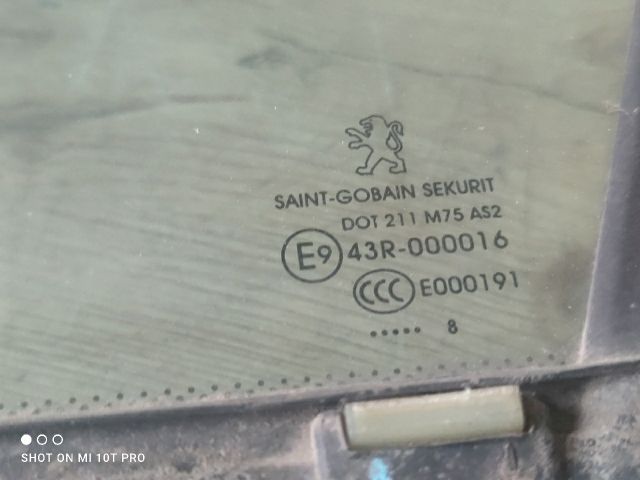 bontott PEUGEOT 308 Bal első Fixüveg (Ajtóban)