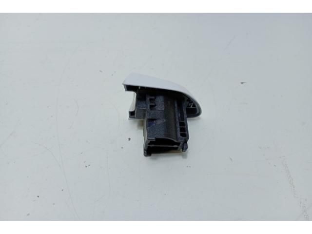 bontott PEUGEOT 308 Bal első Kilincs Burkolat