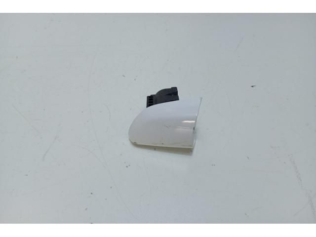 bontott PEUGEOT 308 Bal első Kilincs Burkolat