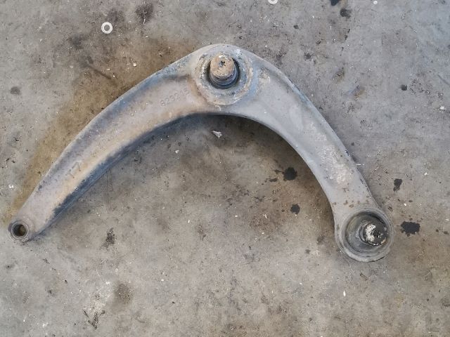 bontott PEUGEOT 308 Bal első Lengőkar