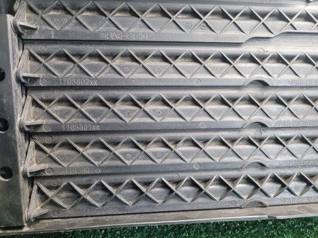 bontott PEUGEOT 308 Bal első Lökhárító Tartó (Műanyag)