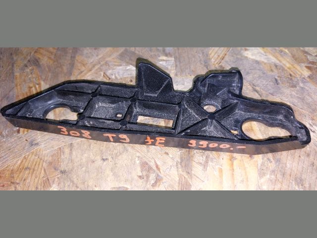 bontott PEUGEOT 308 Bal első Oldal Lökhárító Tartó (Műanyag)