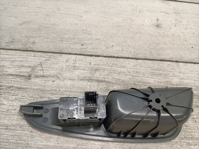 bontott PEUGEOT 308 Bal hátsó Ablakemelő Kapcsoló