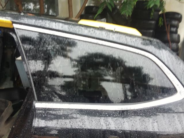 bontott PEUGEOT 308 Bal hátsó Fixüveg (Ajtóban)