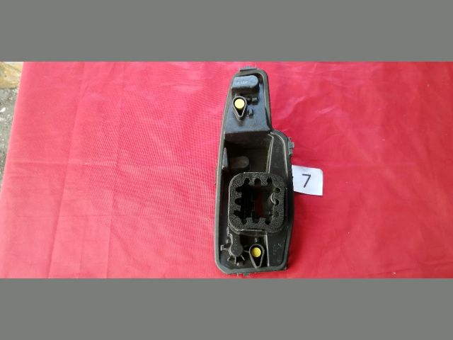 bontott PEUGEOT 308 Bal Hátsó Lámpa Foglalat