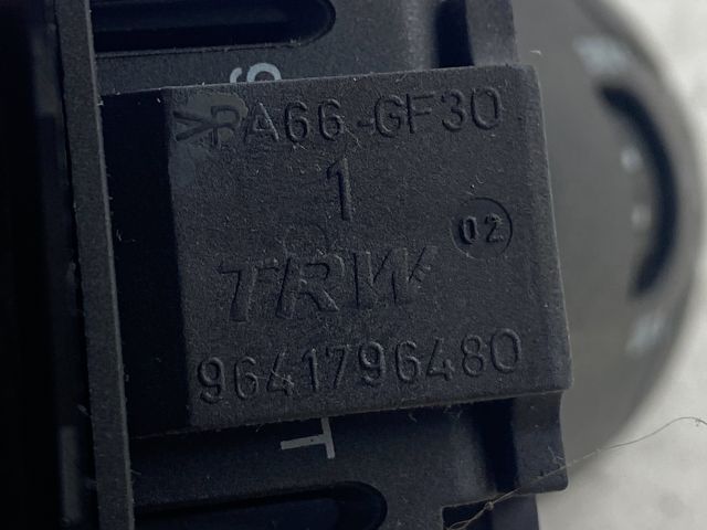 bontott PEUGEOT 308 Bal Multikormány Kapcsoló