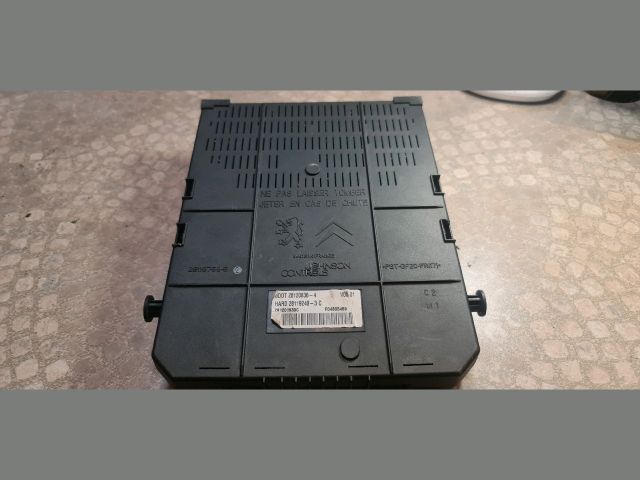 bontott PEUGEOT 308 Biztosítéktábla Utastér