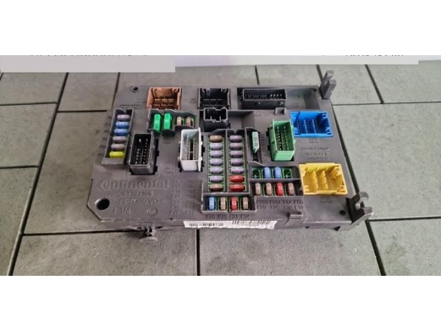 bontott PEUGEOT 308 Biztosítéktábla Utastér