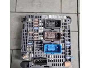 bontott PEUGEOT 308 Biztosítéktábla Utastér