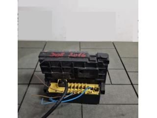 bontott PEUGEOT 308 Biztosítéktábla Utastér