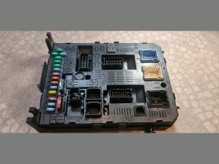 bontott PEUGEOT 308 Biztosítéktábla Utastér