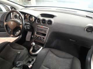 bontott PEUGEOT 308 Biztosítéktábla Utastér