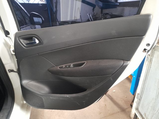 bontott PEUGEOT 308 Biztosítéktábla Utastér