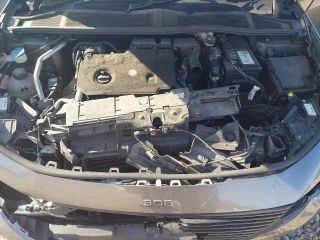 bontott PEUGEOT 308 Motor (Fűzött blokk hengerfejjel)