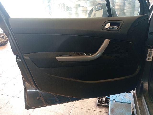 bontott PEUGEOT 308 Csomagtér Roló