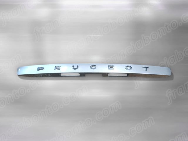 bontott PEUGEOT 308 Csomagtérajtó Díszléc