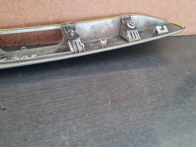 bontott PEUGEOT 308 Csomagtérajtó Díszléc