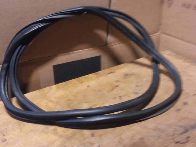 bontott PEUGEOT 308 Csomagtérajtó Gumikéder