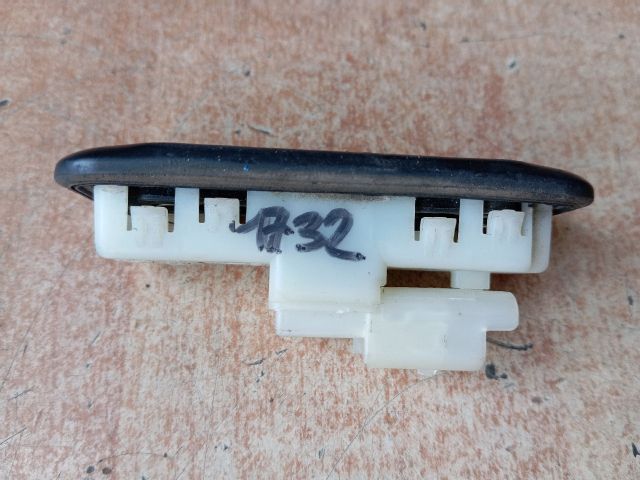 bontott PEUGEOT 308 Csomagtérajtó Kapcsoló