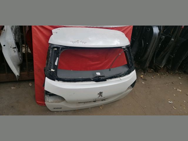 bontott PEUGEOT 308 Csomagtérajtó (Részeivel)
