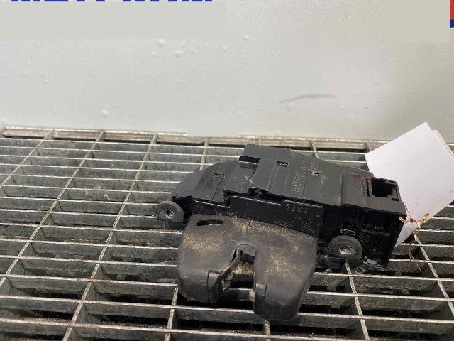 bontott PEUGEOT 308 Csomagtérajtó Ütköző