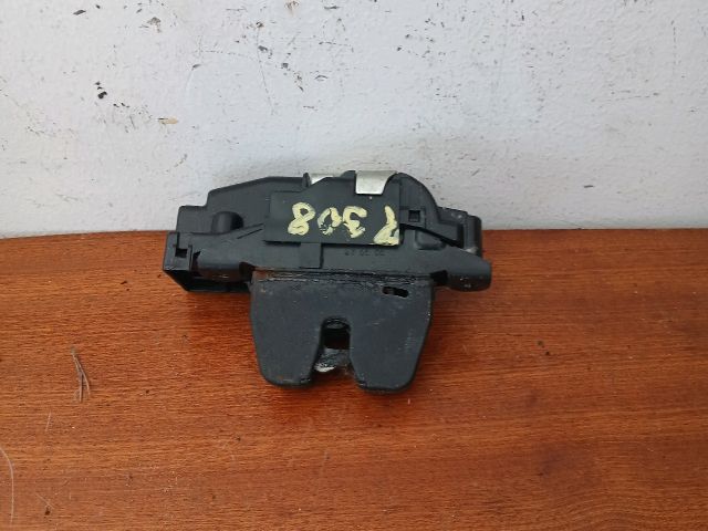 bontott PEUGEOT 308 Csomagtérajtó Zárszerkezet