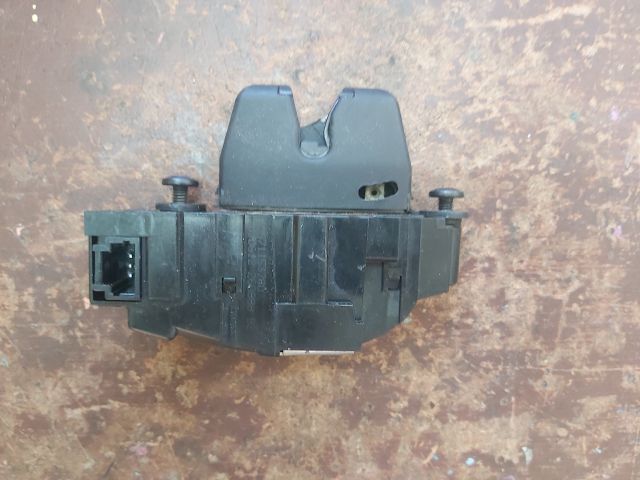 bontott PEUGEOT 308 Csomagtérajtó Zárszerkezet