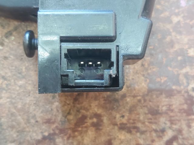 bontott PEUGEOT 308 Csomagtérajtó Zárszerkezet