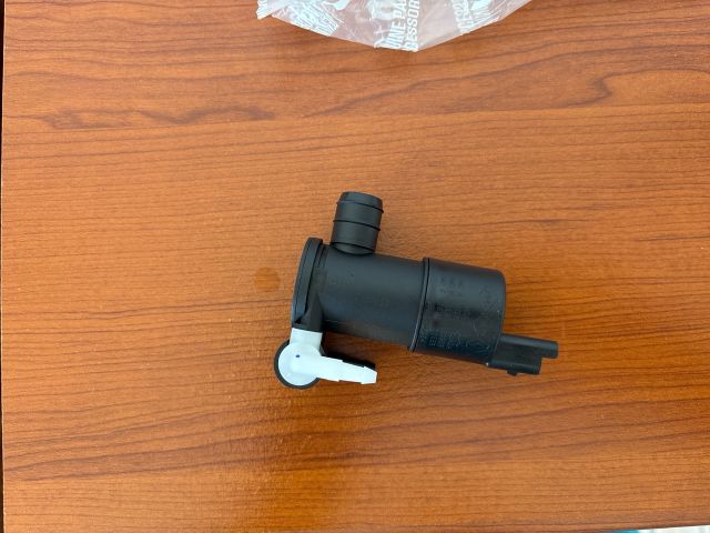 bontott PEUGEOT 308 Első Ablakmosó Szivattyú