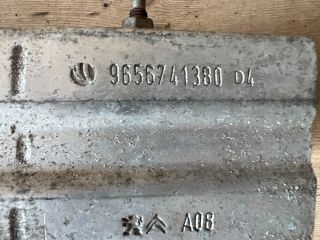 bontott PEUGEOT 308 Első Lökhárító Merevítő (Fém)