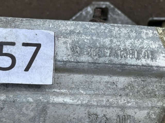 bontott PEUGEOT 308 Első Lökhárító Merevítő (Fém)