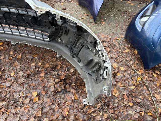 bontott PEUGEOT 308 Első Lökhárító (Részeivel)