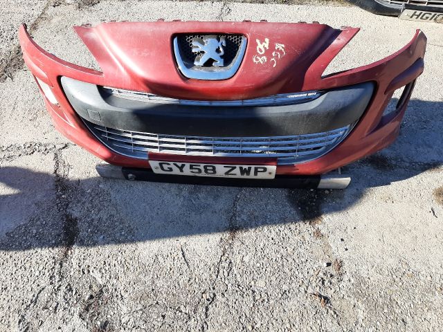 bontott PEUGEOT 308 Első Lökhárító (Részeivel)