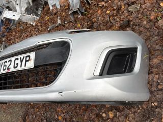 bontott PEUGEOT 308 Első Lökhárító (Részeivel)