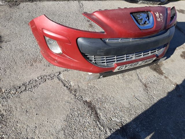 bontott PEUGEOT 308 Első Lökhárító (Részeivel)