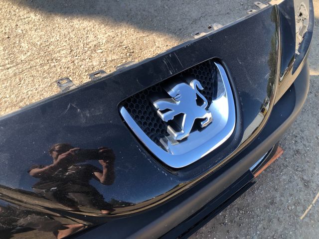 bontott PEUGEOT 308 Első Lökhárító (Részeivel)