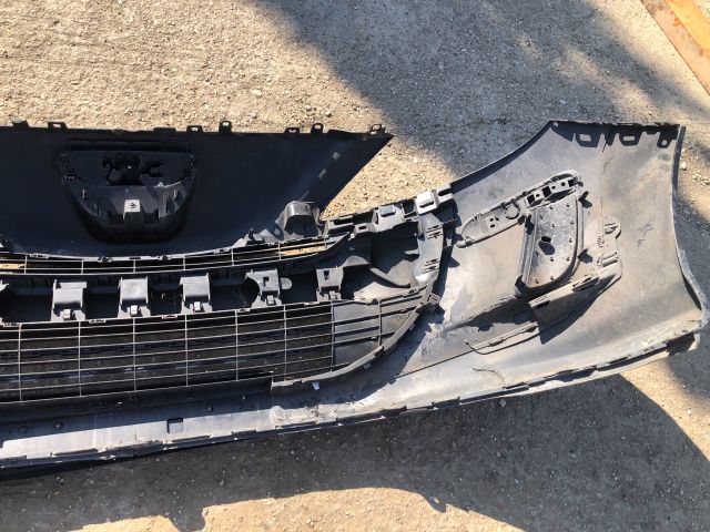 bontott PEUGEOT 308 Első Lökhárító (Részeivel)