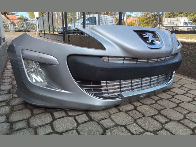 bontott PEUGEOT 308 Első Lökhárító (Részeivel)
