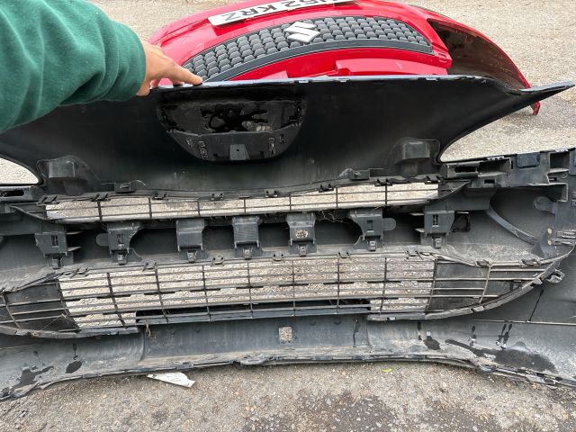 bontott PEUGEOT 308 Első Lökhárító (Részeivel)