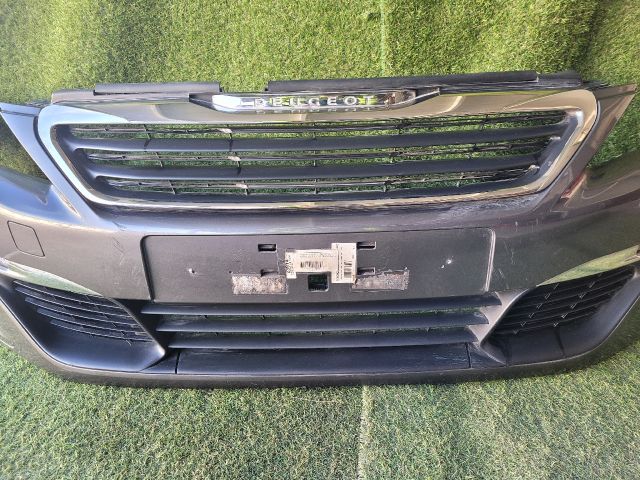 bontott PEUGEOT 308 Első Lökhárító (Részeivel)