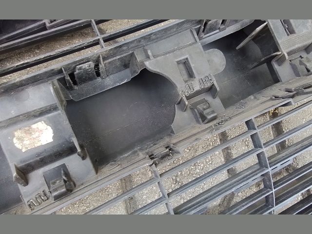 bontott PEUGEOT 308 Első Lökhárító (Részeivel)