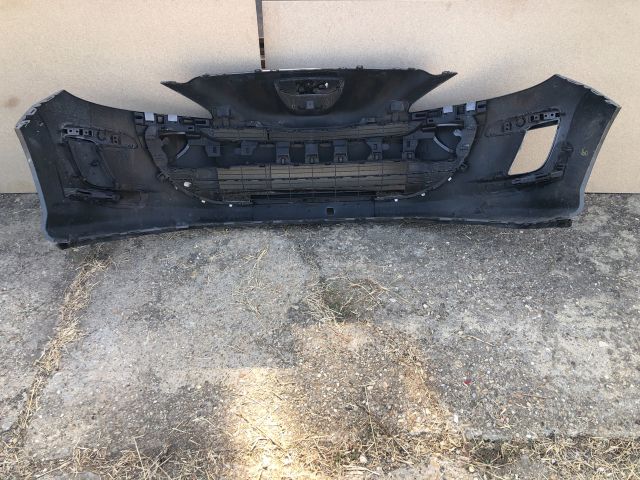 bontott PEUGEOT 308 Első Lökhárító (Részeivel)